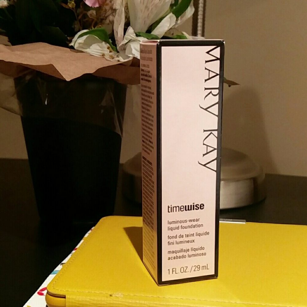 Mary Kay Luminous-Wear Liquid Foundation
